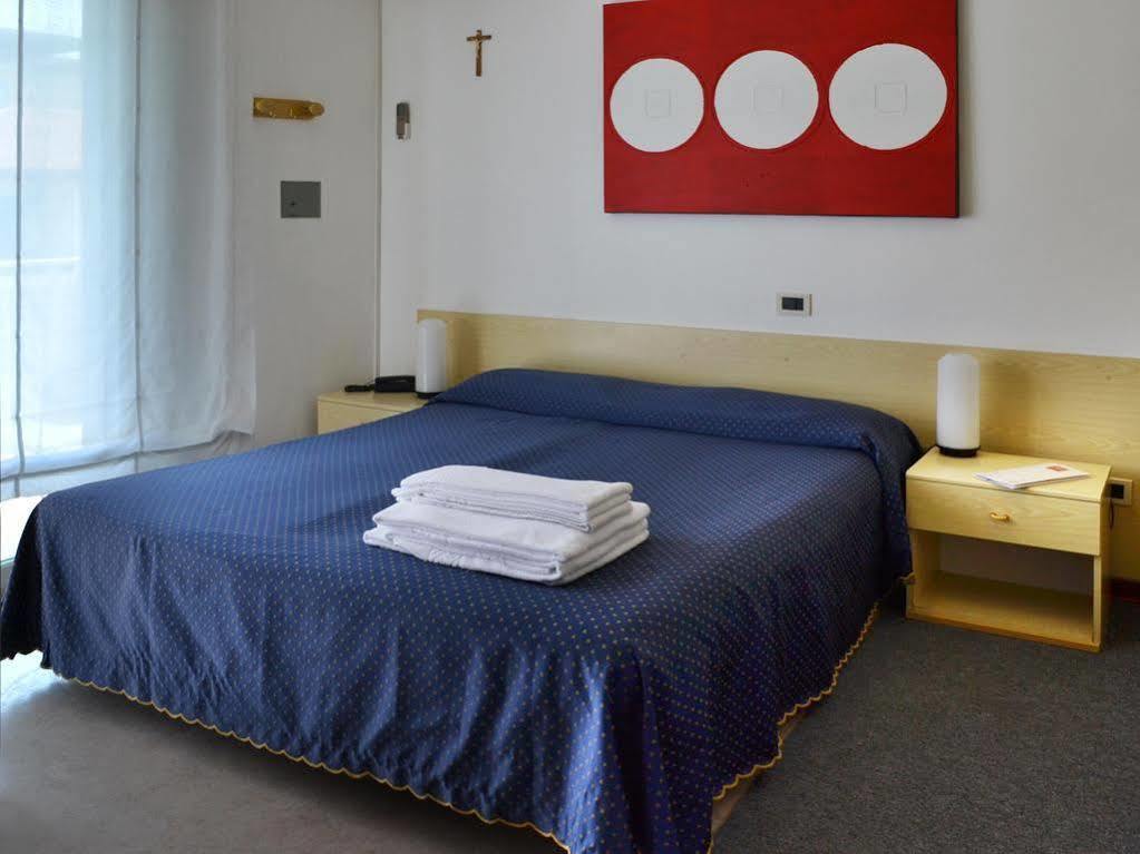 Nice Hotel Bibione Exterior photo