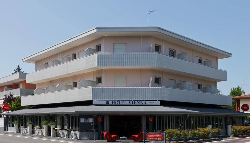 Nice Hotel Bibione Exterior photo